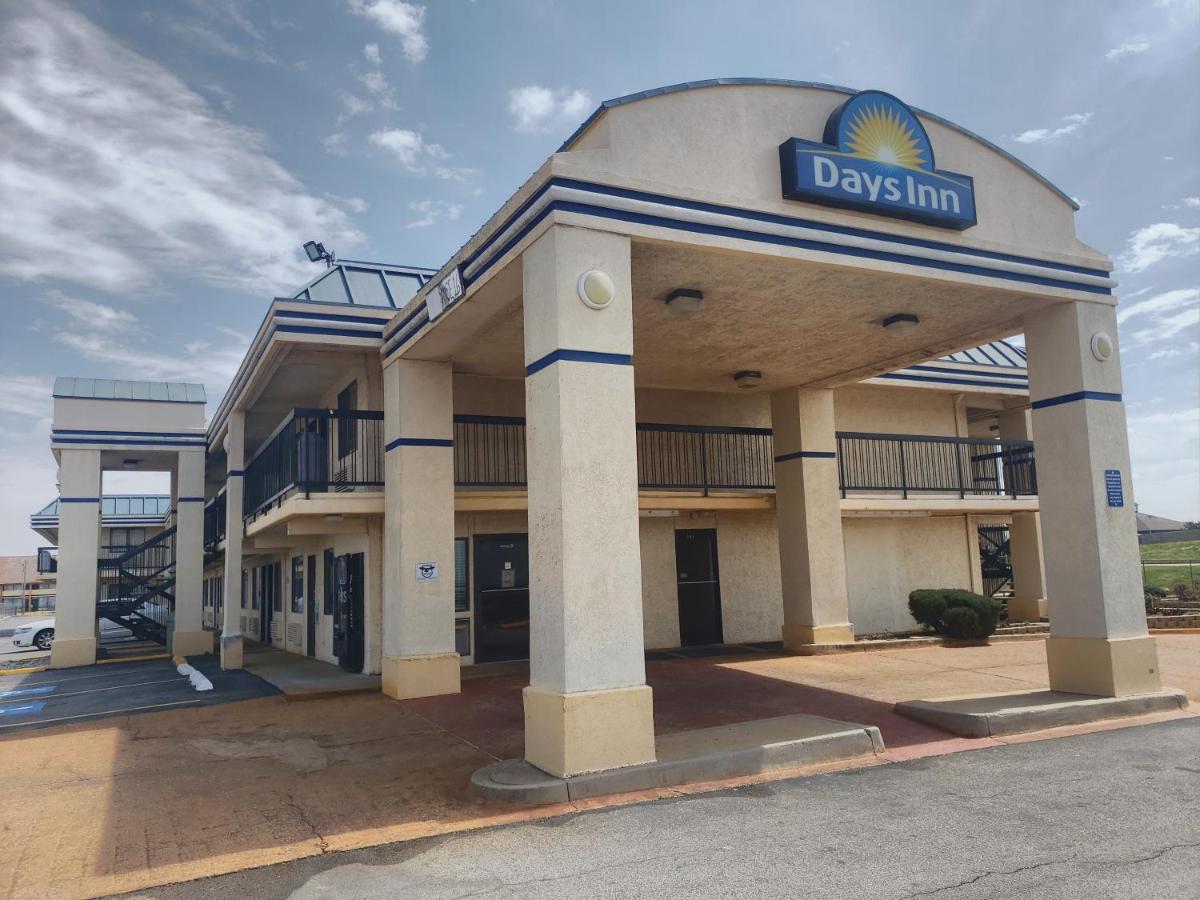 Days Inn Oklahoma City West Екстер'єр фото